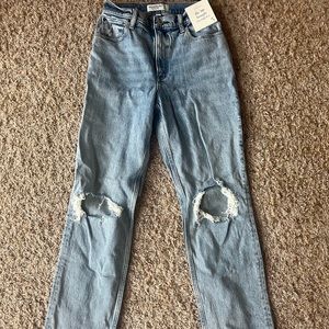 NWT Abercrombie & Fitch 90’s straight curve love jeans
